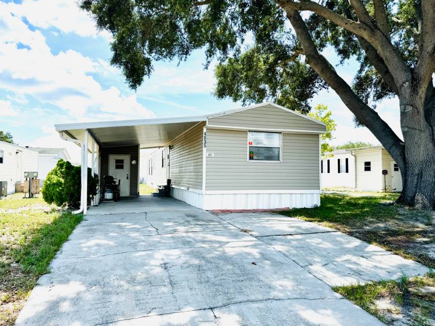 Lake Wales, FL Mobile Home for Sale located at 4835 Malibu Drive Pedaler's Pond